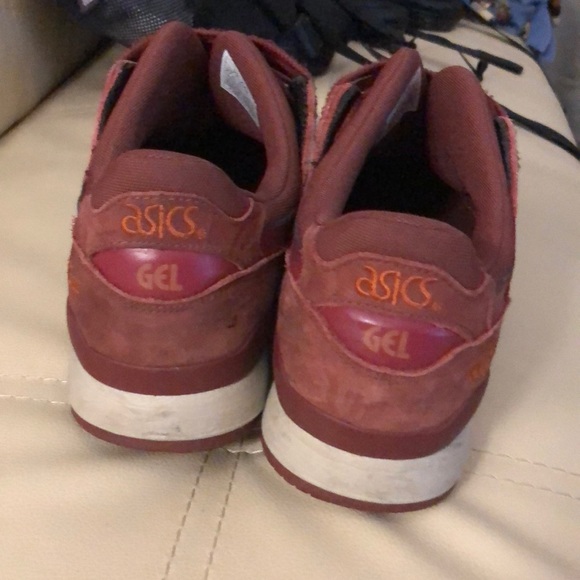 Shoes - Picture 3 of 3